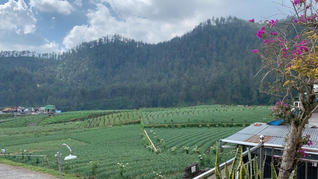 Villa Matahari Tawangmangu Powered By Cocotel 외부 사진